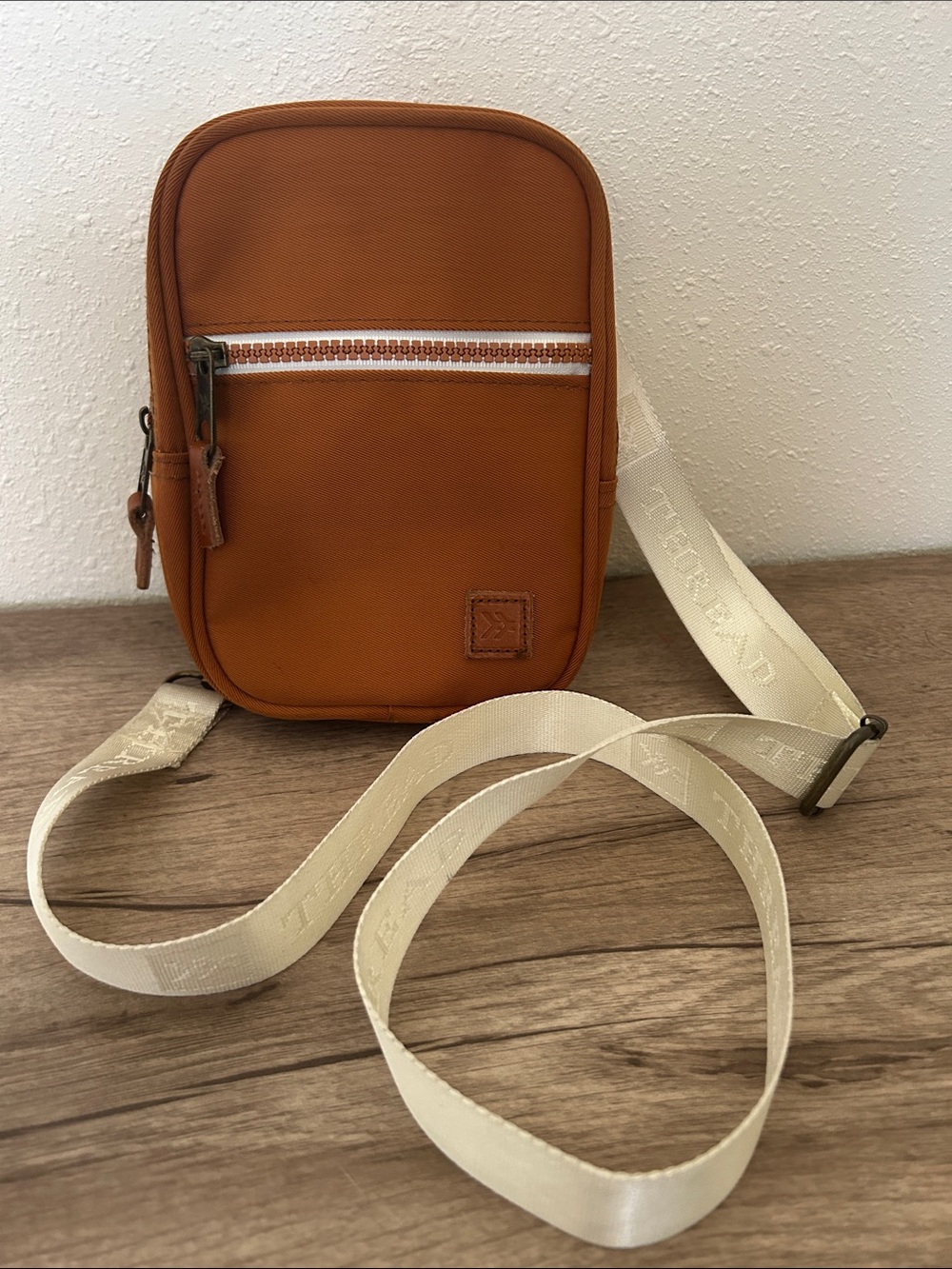 Universal Thread Cognac Brown Crossbody with Cream Strap